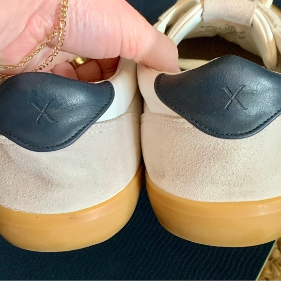 💥4/$15 Express Leather Fashion Sneakers - Picture 4 of 6